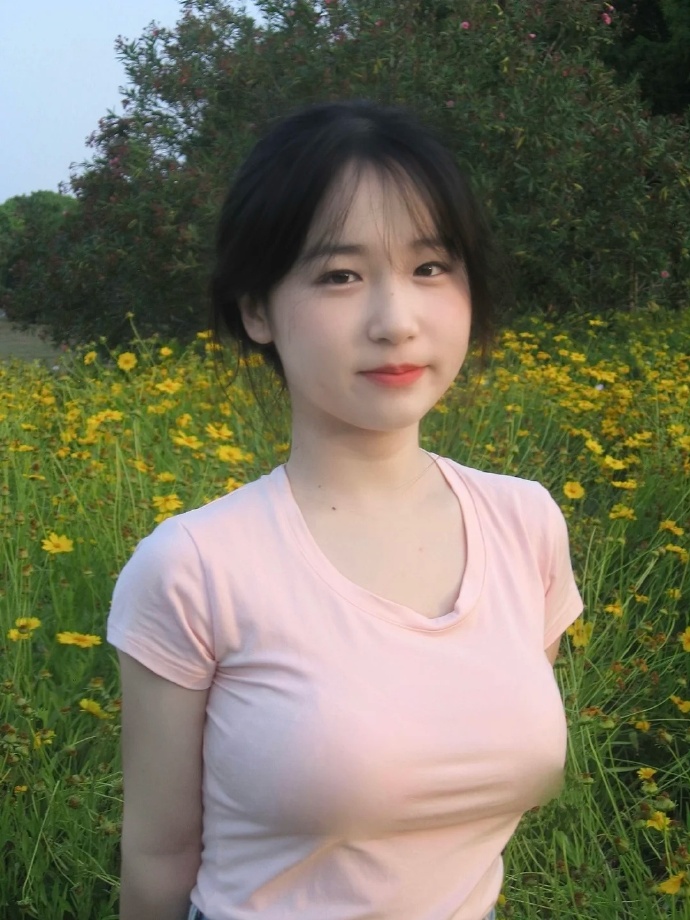 王总在办公室弄我的胸